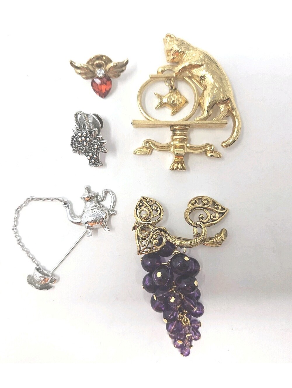 Avon Vintage Pins & Brooch Lot Of 5 Gold Silver Tone Cat Bowl Basket Grapes Mix